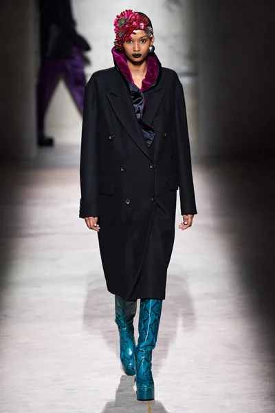 Look 53
